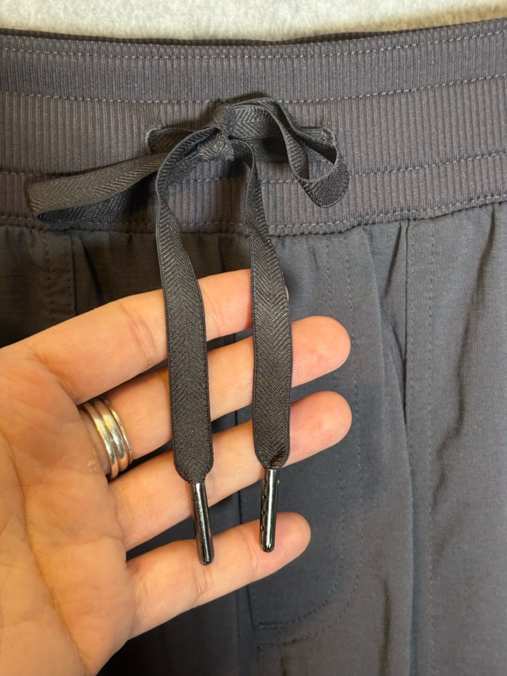 L.L. Bean Women's Vista Camp Straight-Leg Cargo Pants-Granite Gray-Women Small - Picture 4 of 8